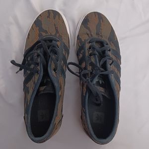 Adidas skate shoes. Camo.
